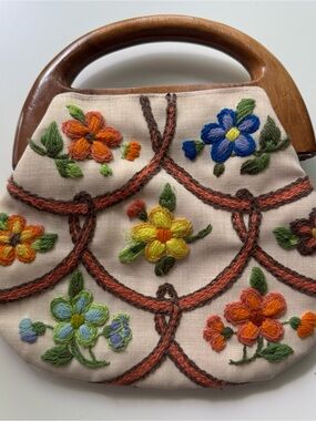 Vintage 70s Crewel Embroidered Bermuda Handbag